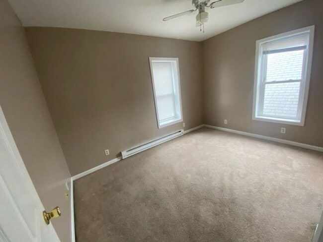 Primary Photo - 927 Hayes Ave