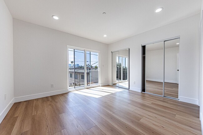 Building Photo - 2055 S Garth Ave