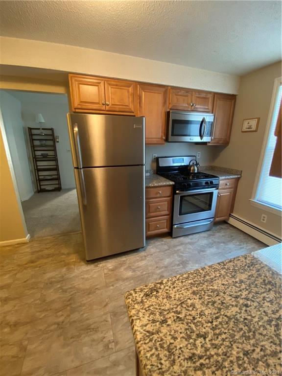 Building Photo - 190 Kings Hwy E