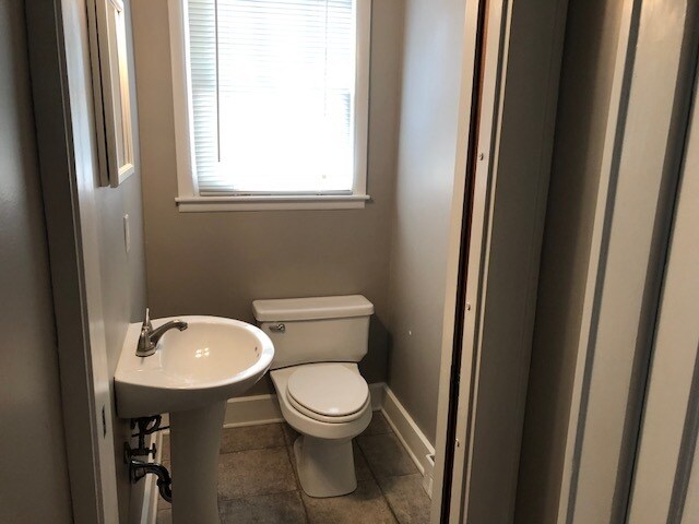 Building Photo - 331 Melrose Ct