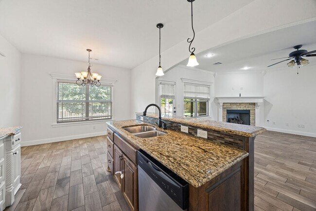 Building Photo - 4100 SW Deerfield Blvd