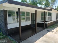 Building Photo - 706 Bay Ave