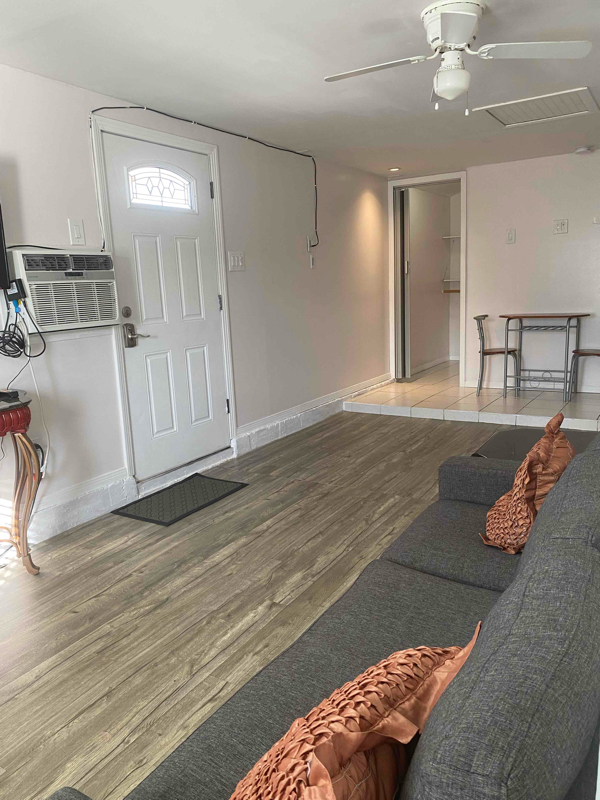 Building Photo - 4810 El Escorial Dr