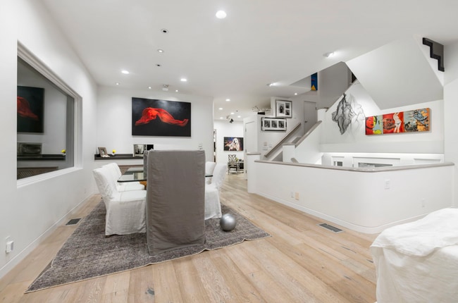 Building Photo - 120 Mast Mall