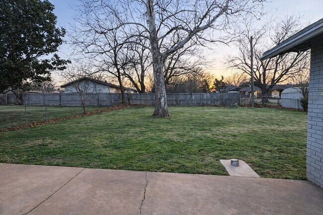 Building Photo - 2416 Queensbury Rd