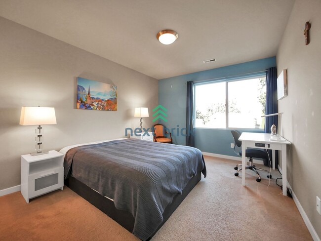 Building Photo - Gorgeous 3 Bed & 2.5 Bath Single Family House For Rent!