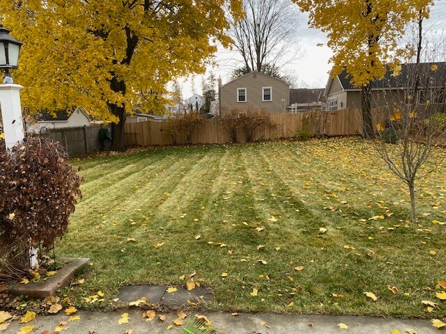 Building Photo - 300 Caroline St