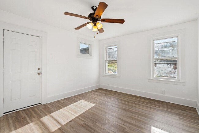 Building Photo - Stunning 3 bedroom home in Penn Hills available now!