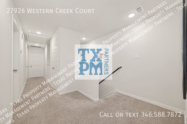 Building Photo - 27926 Western Crk Ct