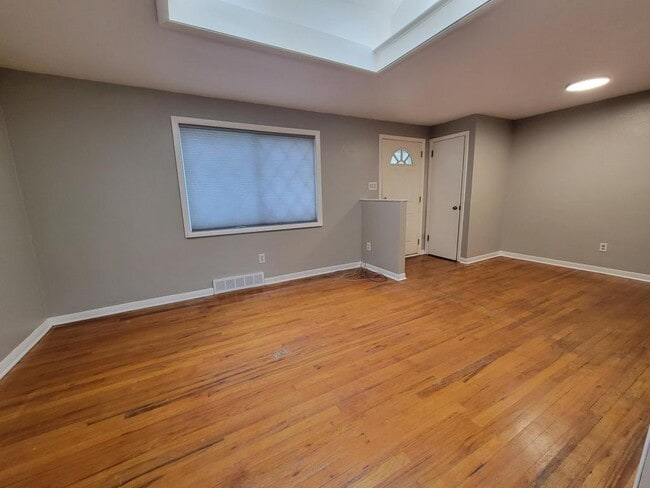 Building Photo - 137 Rosemont Dr