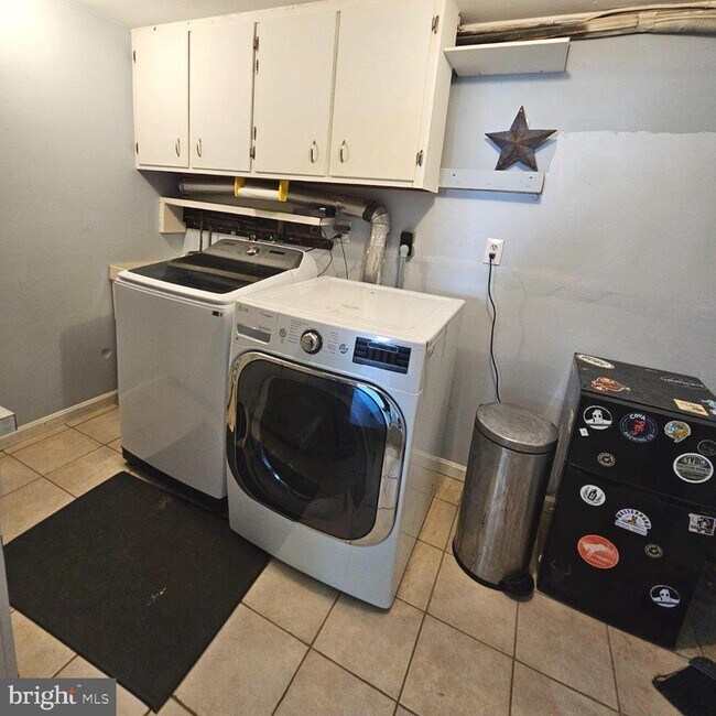 Building Photo - 7433 Grace St