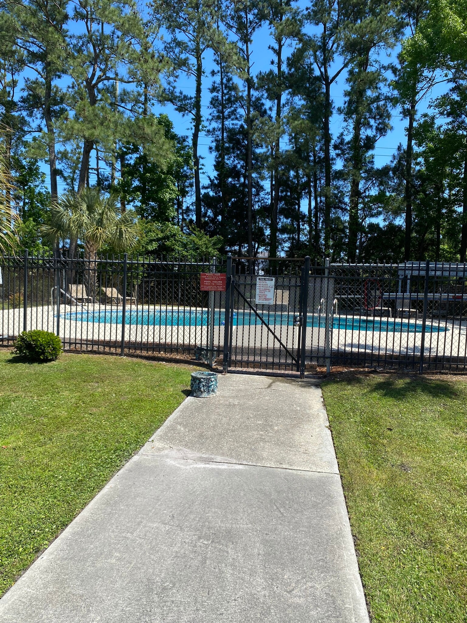 Community Pool - 1706 Fawn Vista Dr N