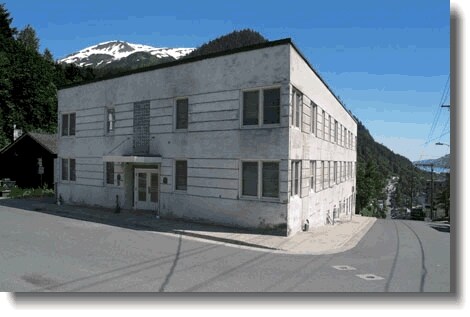The Hillcrest Apartments - Hillcrest Apartments