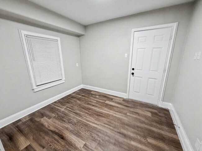 Building Photo - 1473 Oberle Ave