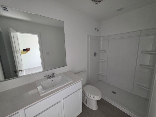Building Photo - Chic, Compact, and Brand-New in Foree Ranch