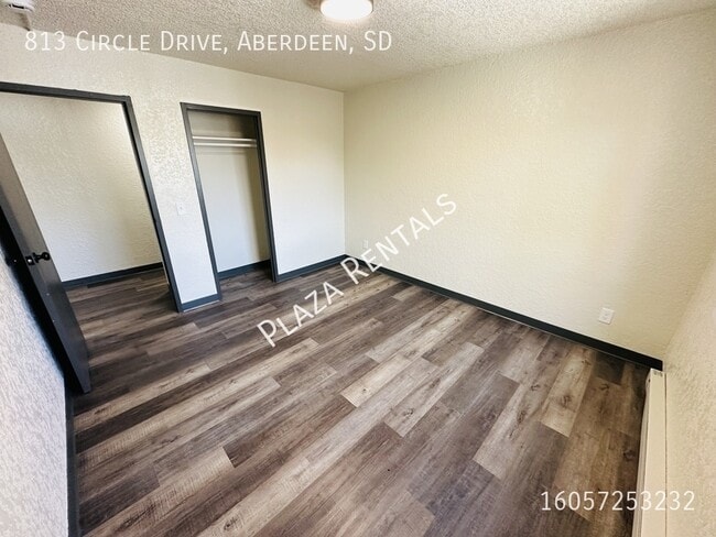 Building Photo - 906 S 2nd St