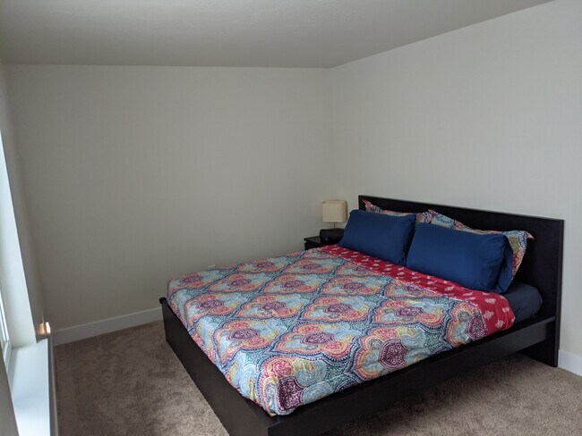Building Photo - 4581 Flower Point