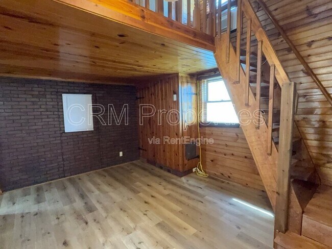 Building Photo - 1824 N Jay St