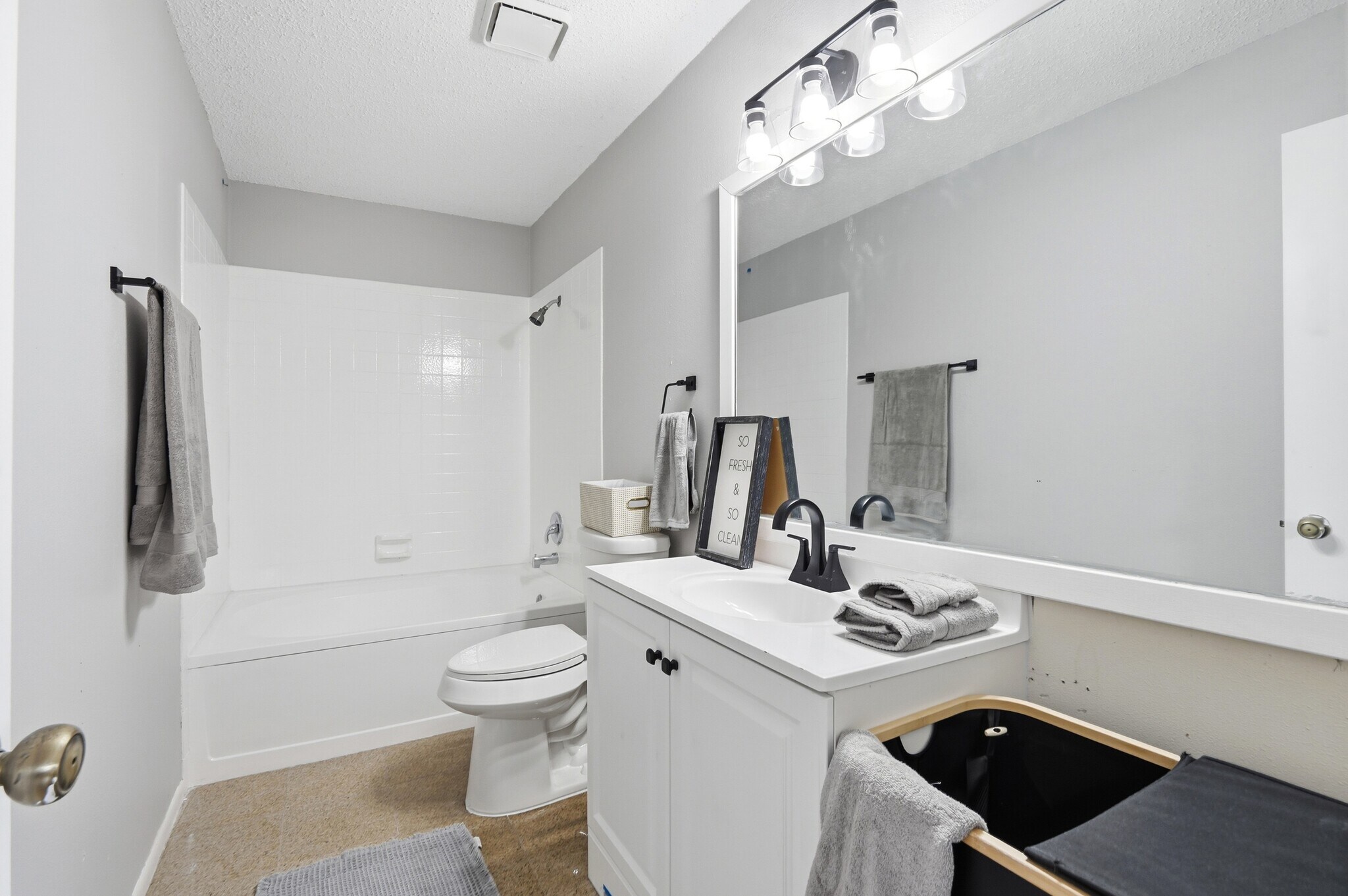 Building Photo - 9110 Roquefort