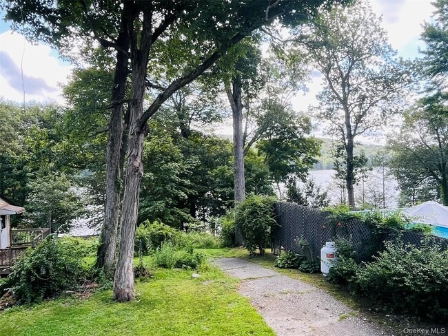 Building Photo - 1466 NY-292