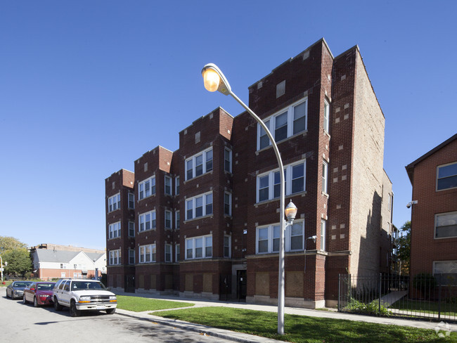 Primary Photo - Woodlawn Six