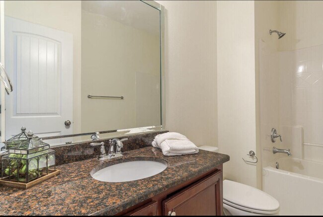 Building Photo - 32 Sonata St