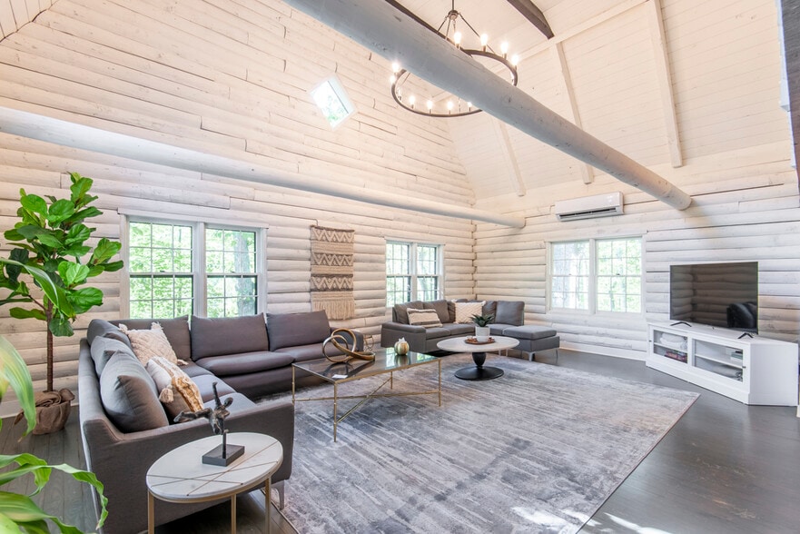 Building Photo - 1644 Dudley Mountain Rd