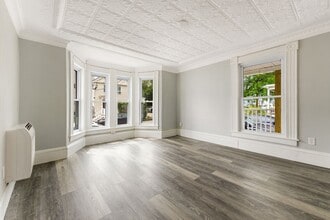 Building Photo - 38 New York St