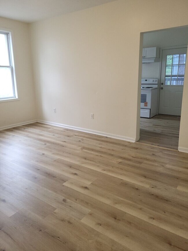 Building Photo - 225 Park Ave