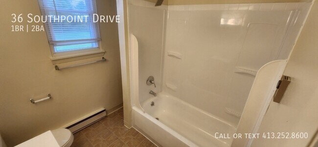 Building Photo - 36 Southpoint Dr