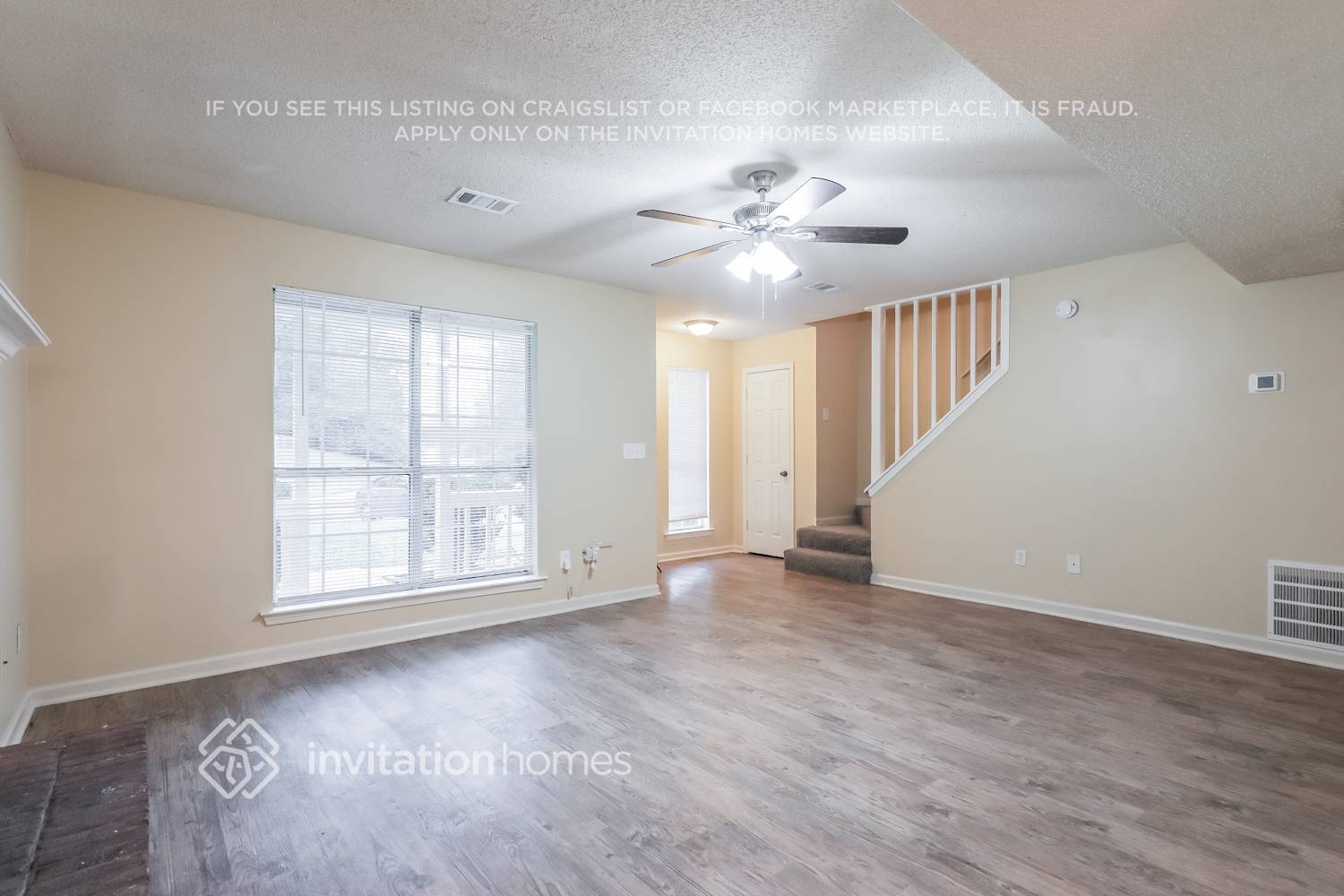 Building Photo - 220 Rosewood Dr