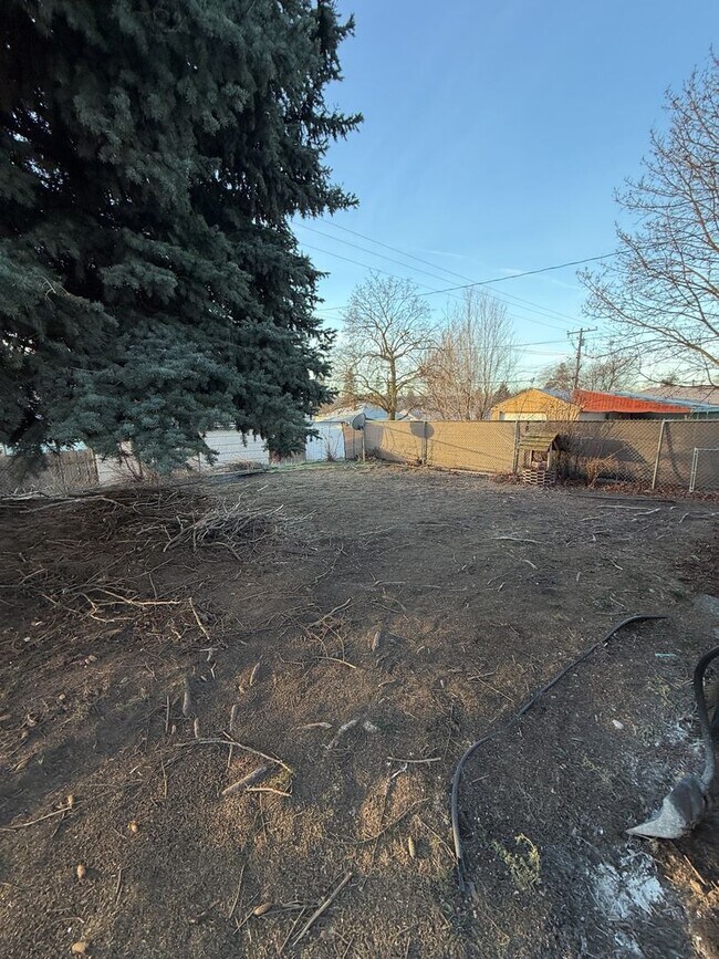 Building Photo - 2903 W Princeton Ave