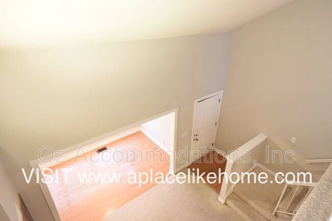 Building Photo - 8741 W 106th Terrace