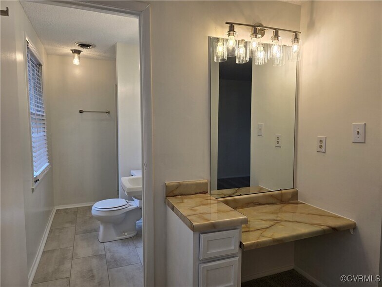 Building Photo - 14600 Helmsman Ct