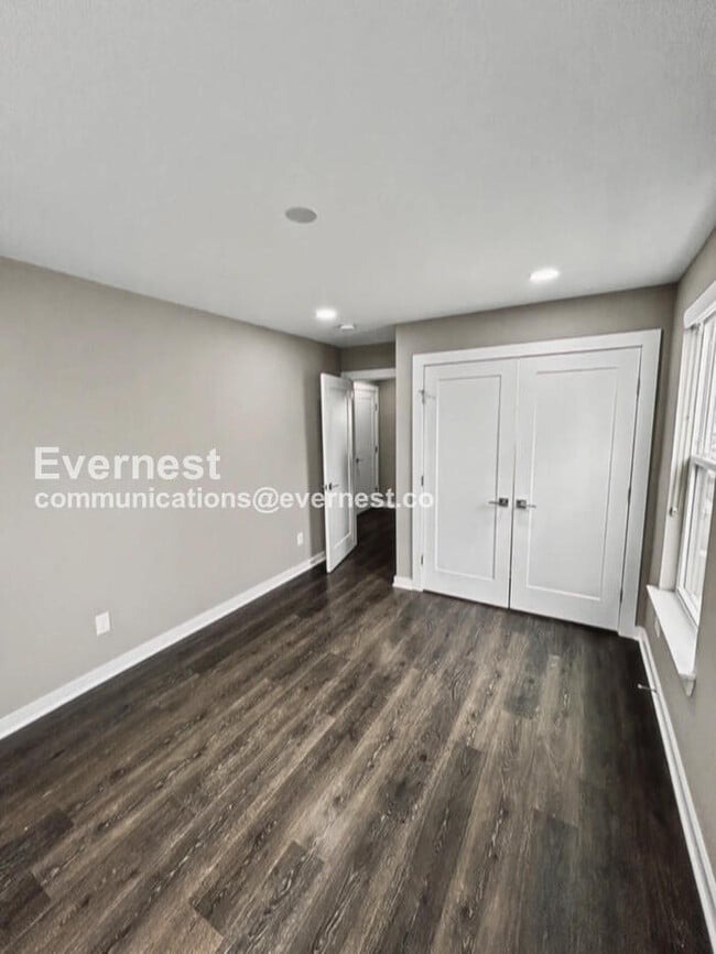 Building Photo - 608 Mason Ward Pl