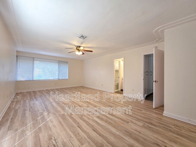 Building Photo - 778 N Glen Oaks Dr