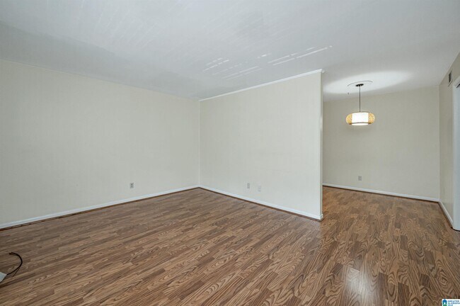 Building Photo - 2727 Highland Ave