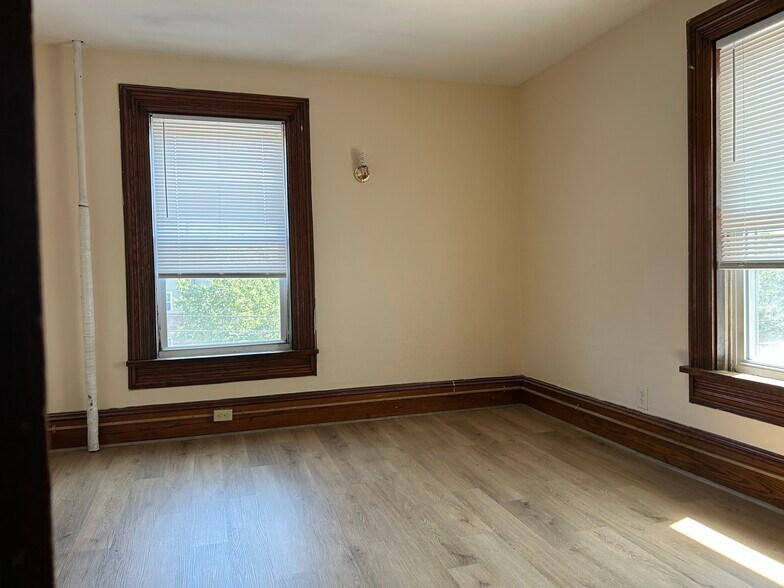 Bedroom 3 - 187 N Fairview St