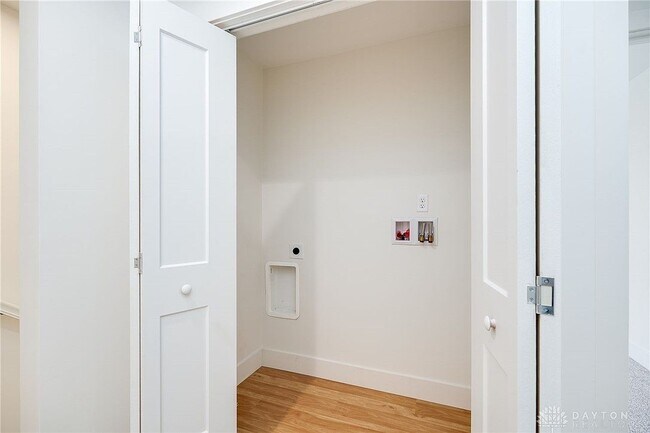 Building Photo - 4249 Pleasant View Ave