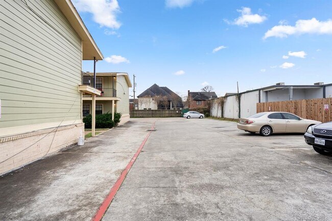 Building Photo - 4800 Delano St
