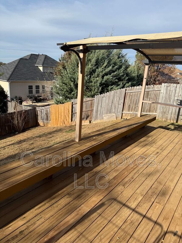 Building Photo - 223 Collingwood Ln