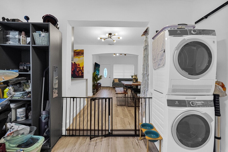 Building Photo - 274 NW 43rd St