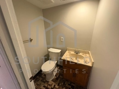 Building Photo - 3 Bedroom, 2.5 Bath with Finished Basement