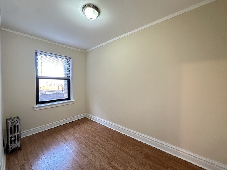 Building Photo - 4834 N Damen Ave