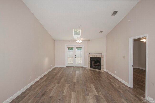 Building Photo - 5051 Grande Dr