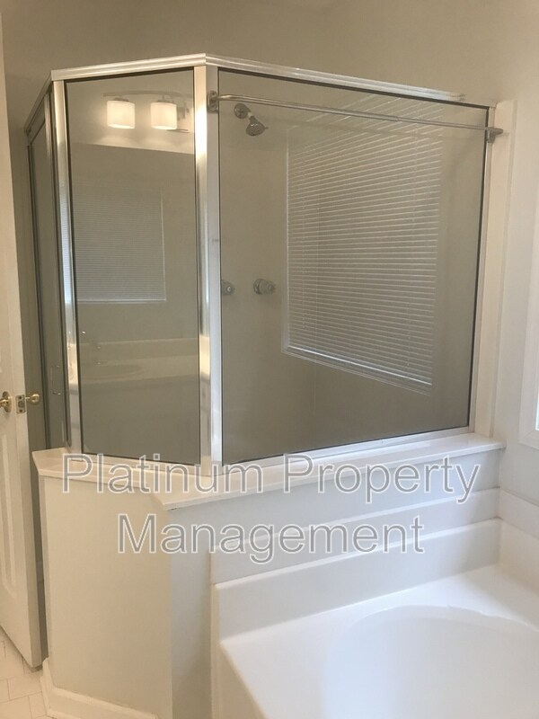 Building Photo - 1020 Twin Brook Ct NW