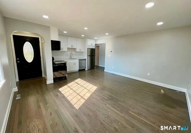 Building Photo - 270 East St