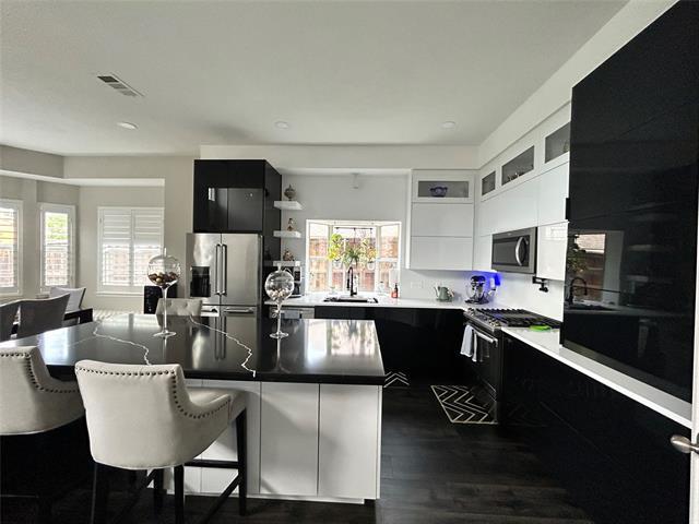 Building Photo - 6400 Sidney Ln