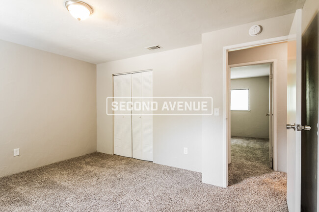 Building Photo - 1163 Bayshore Dr N