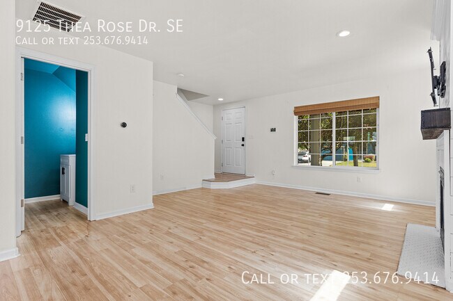 Building Photo - 9125 Thea Rose Dr. SE